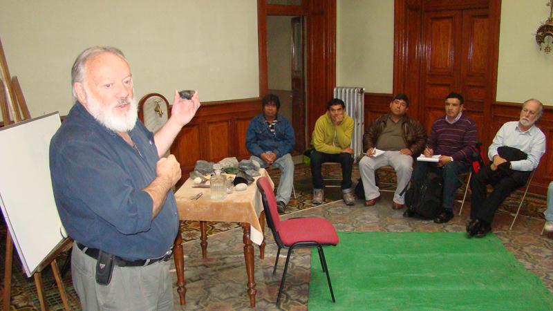 Expositor del taller don Luis Felipe Bate