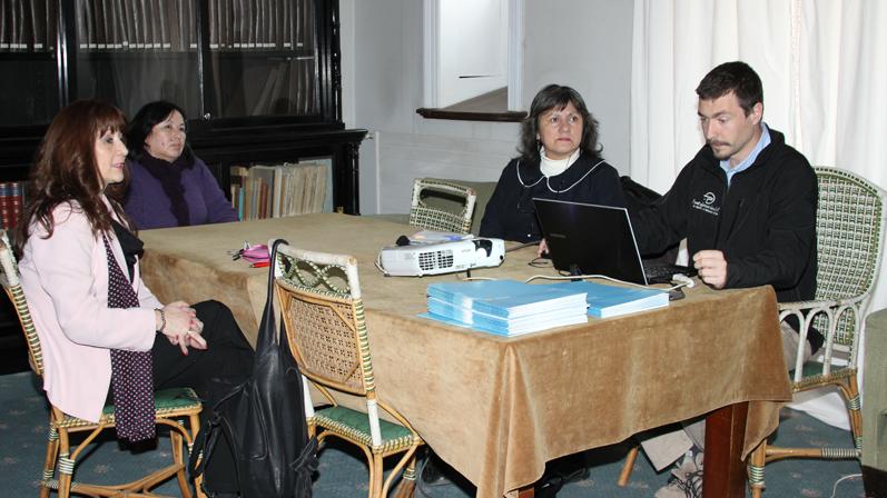 Equipo de trabajo reunidla en el museo