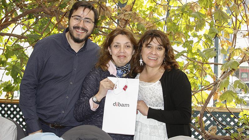 Dusan Martinovic, Director MRM (s), Paola González e Isabel López, Coordinadora de Bibliotecas Públicas.