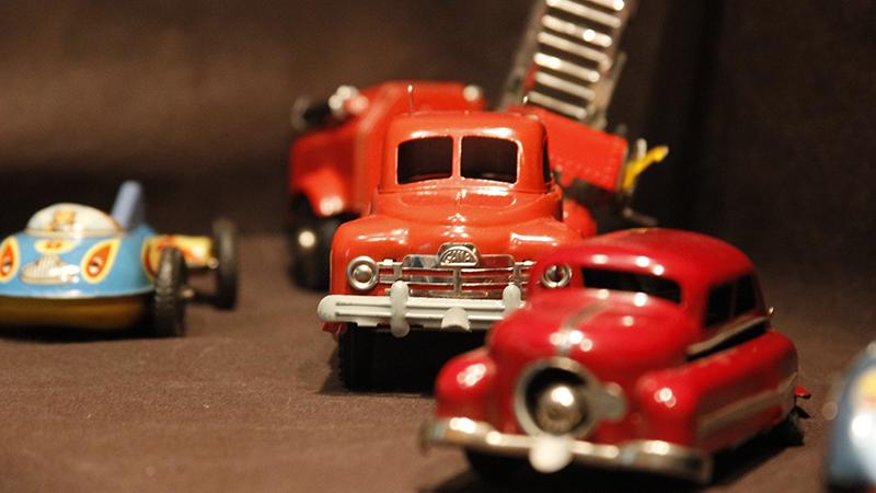Autos Pertenecientes a la Colección de Juguetes del MRM. Ca. 1950. Realizados en hojalata.