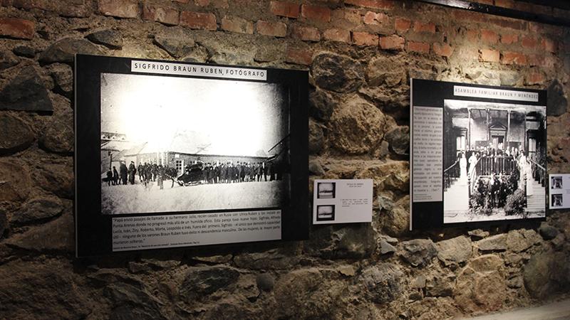 Fotografía de la exposición del libro Ana Braun