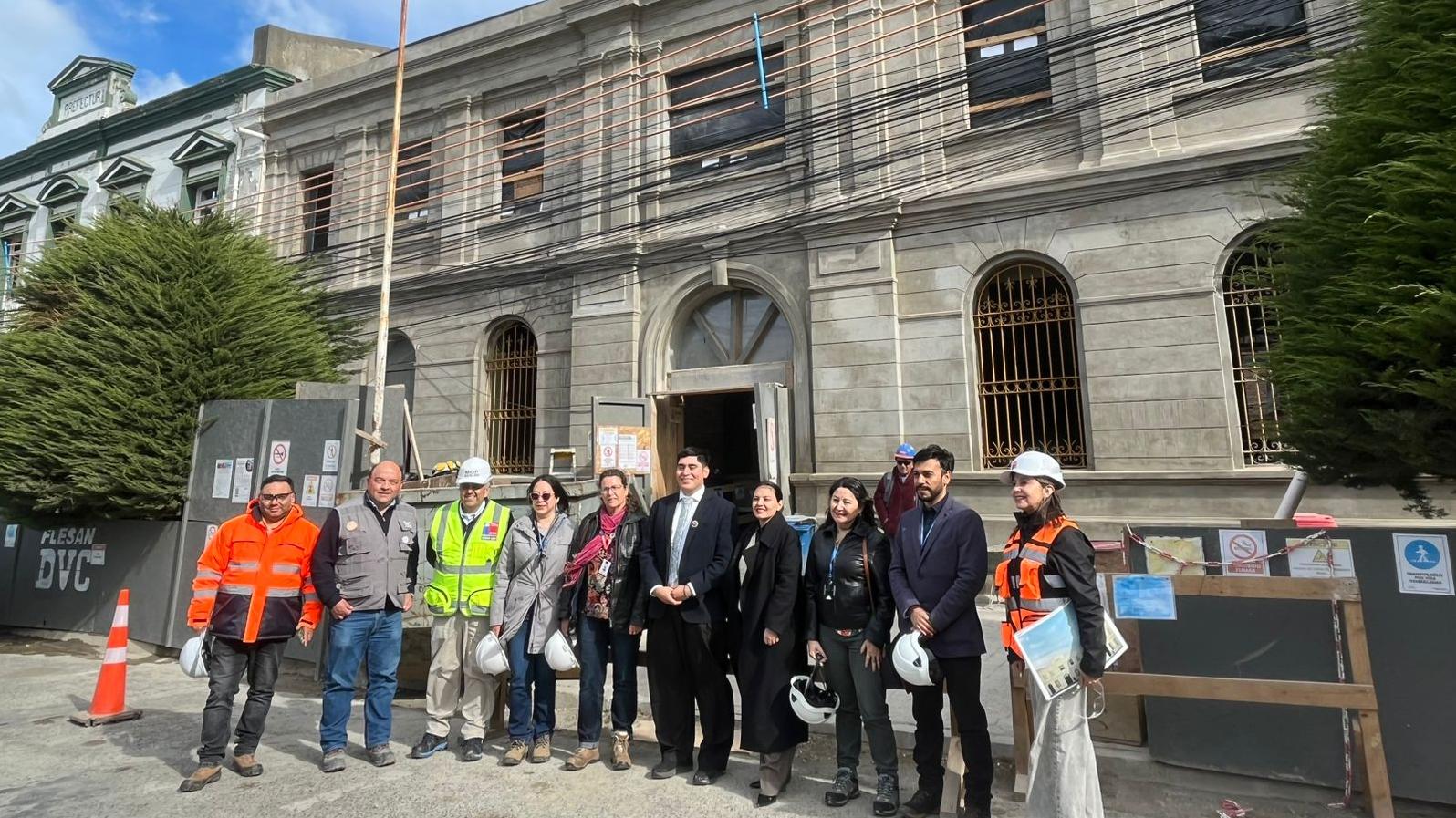 Ministra de las Culturas, las Artes y el Patrimonio, Carolina Arredondo constató en terreno los avances del proyecto de Biblioteca y Archivo Regional