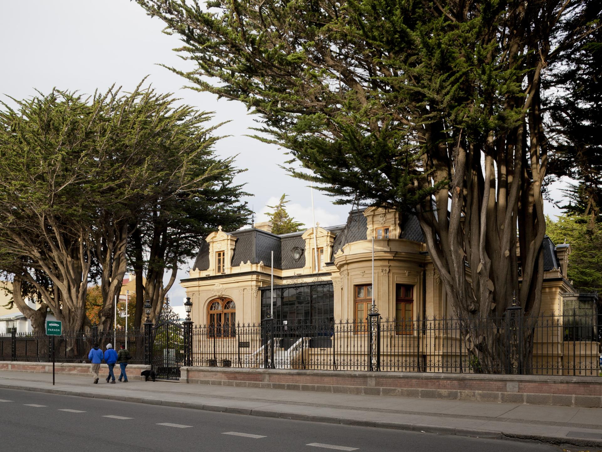Museo Regional de Magallanes vista desde calle Magallanes