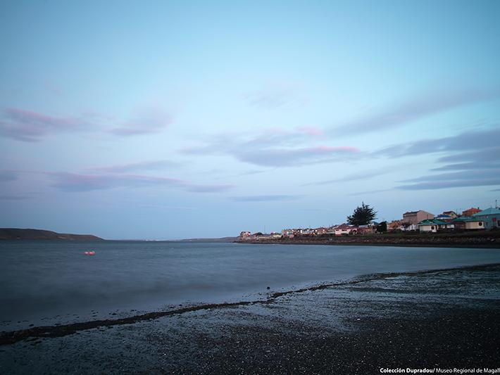 12 Vista de Porvenir desde la bahía