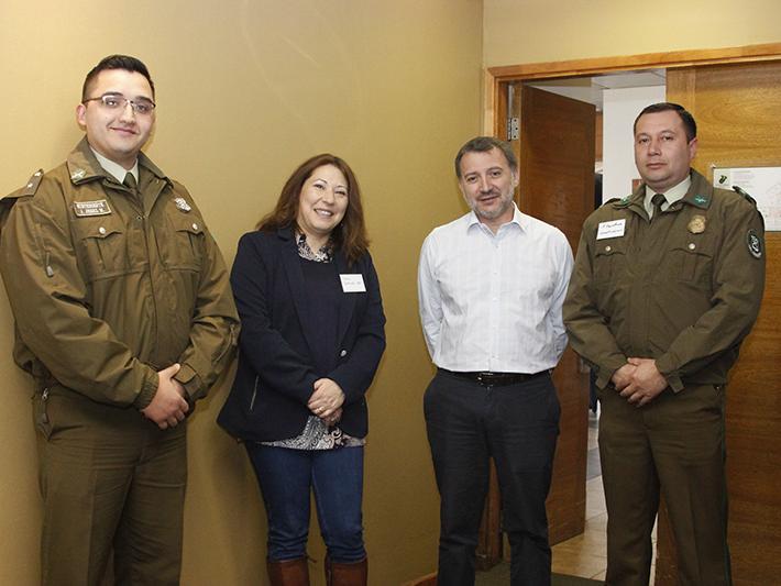 Sub.Tte. José Jerez, Directora MRM Paola Grendi, Sub.Director de la Dibam Alan Trampe T., Sargento Mauricio Sepúlveda.