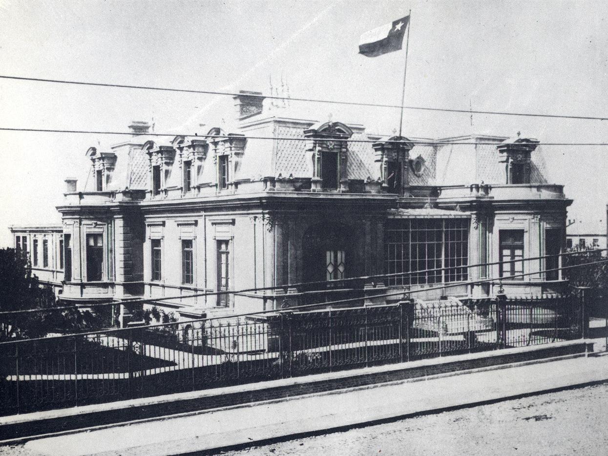 Casa Residencia de Mauricio Braun y Josefina Menéndez.