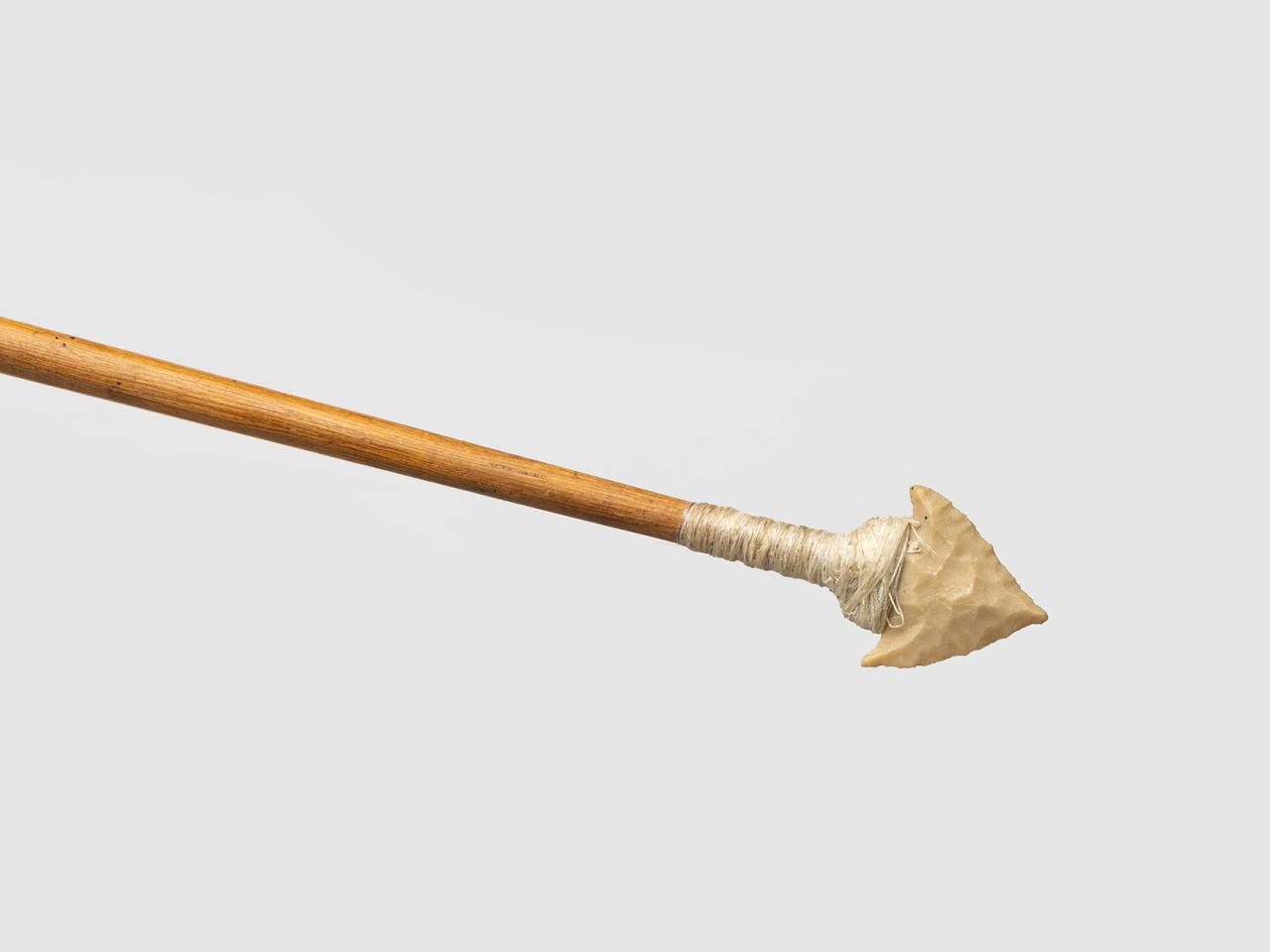 Flecha selknam (detalle del ápice)