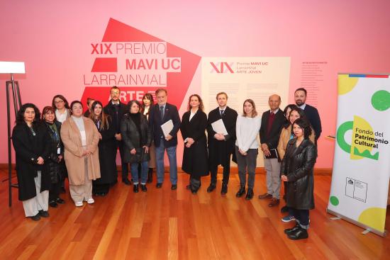 Autoridades Mincap y representantes de Museo de Artes Visuales MAVI UC y la Subdirección de Fomento y Gestión Patrimonial