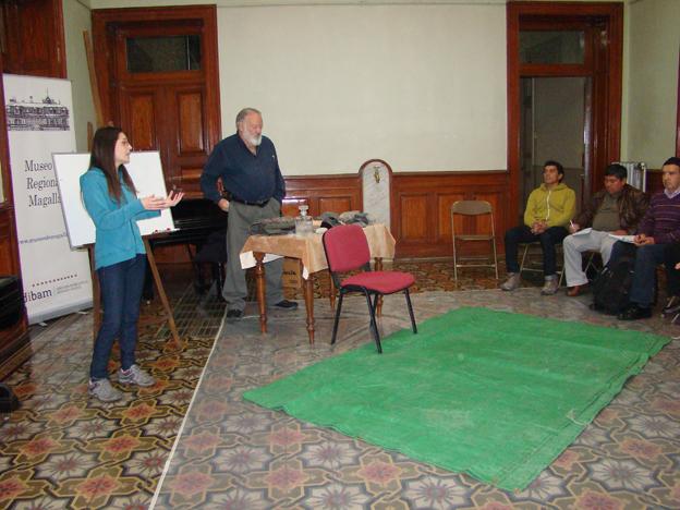 Susana Morano presentando al Dr. Luis Felipe Bate