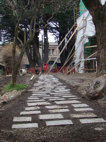 Trabajo en los pasillos laterales del museo. Trabajo en los pasillos laterales del museo.
