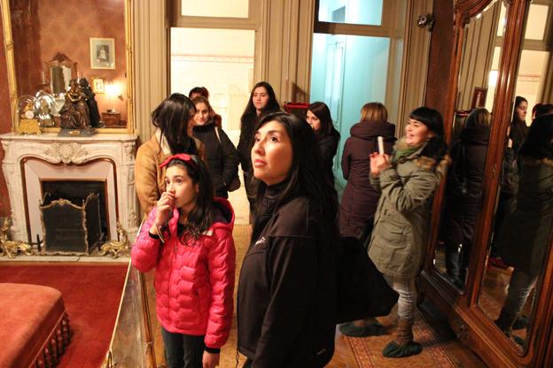 Funcionarios del Cesfam en el dormitorio