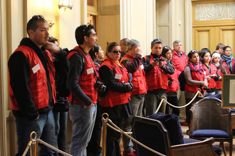 Profesores en el Hall de acceso