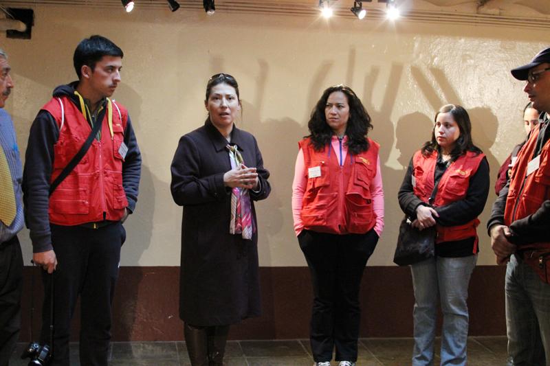 Directora dando la bienvenida