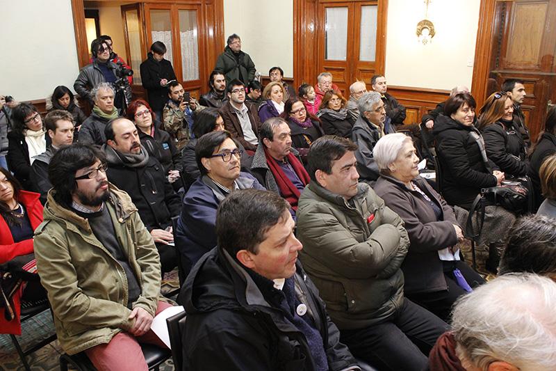 Asistente a la ceremonia Asistente a la ceremonia