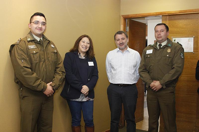 Sub.Tte. José Jerez, Directora MRM Paola Grendi, Sub.Director de la Dibam Alan Trampe T., Sargento Mauricio Sepúlveda. Sub.Tte. José Jerez, Directora MRM Paola Grendi, Sub.Director de la Dibam Alan Trampe T., Sargento Mauricio Sepúlveda.