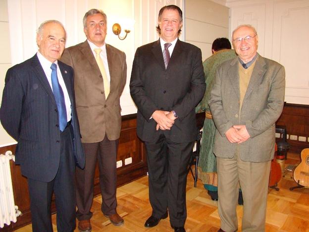 Participantes del encuentro en recepcion